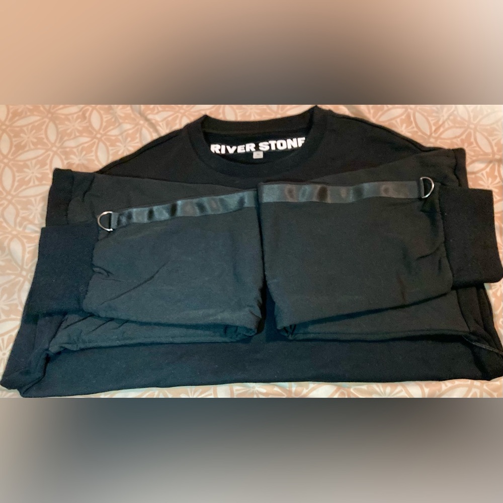 River stone black sweater